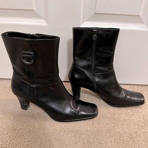 Etienne Aigner black leather booties 7.5